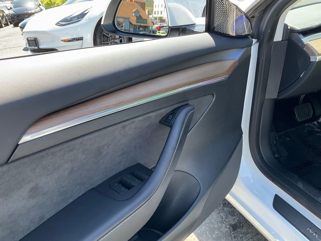 Used 2023 Tesla Model 3 Standard Range image 25