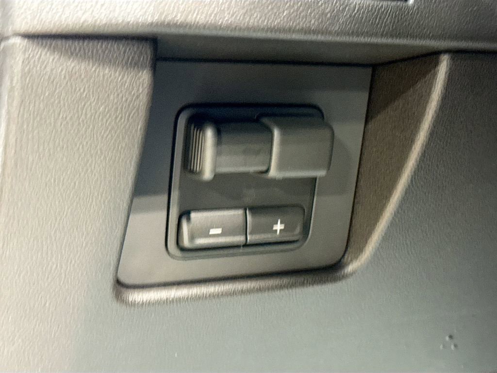 New 2026 GMC Canyon Elevation w/ Convenience Package image 9