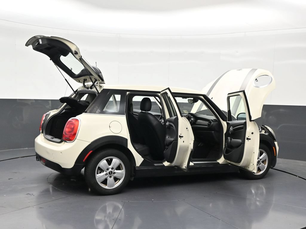 Used 2019 MINI Cooper 4-Door Hardtop w/ Signature Upholstery Package FWD image 32