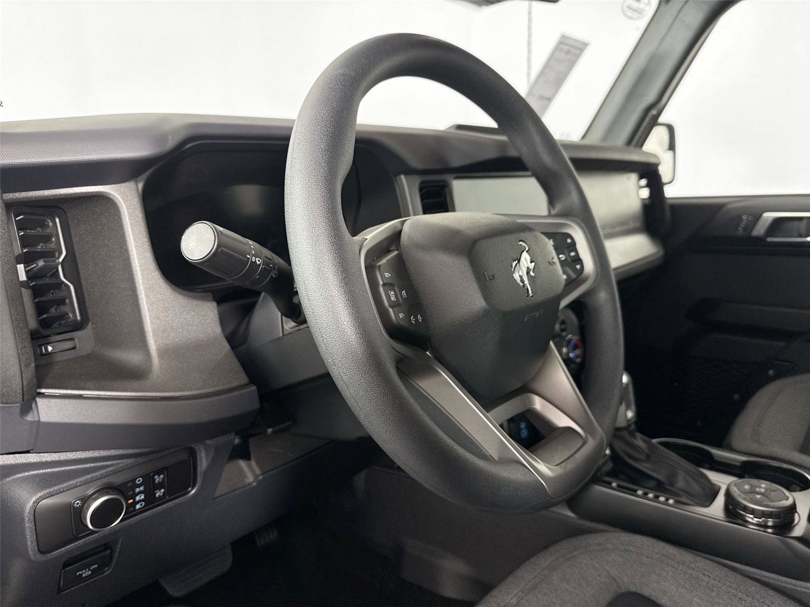 Used 2025 Ford Bronco 4-Door AWD/4WD image 4