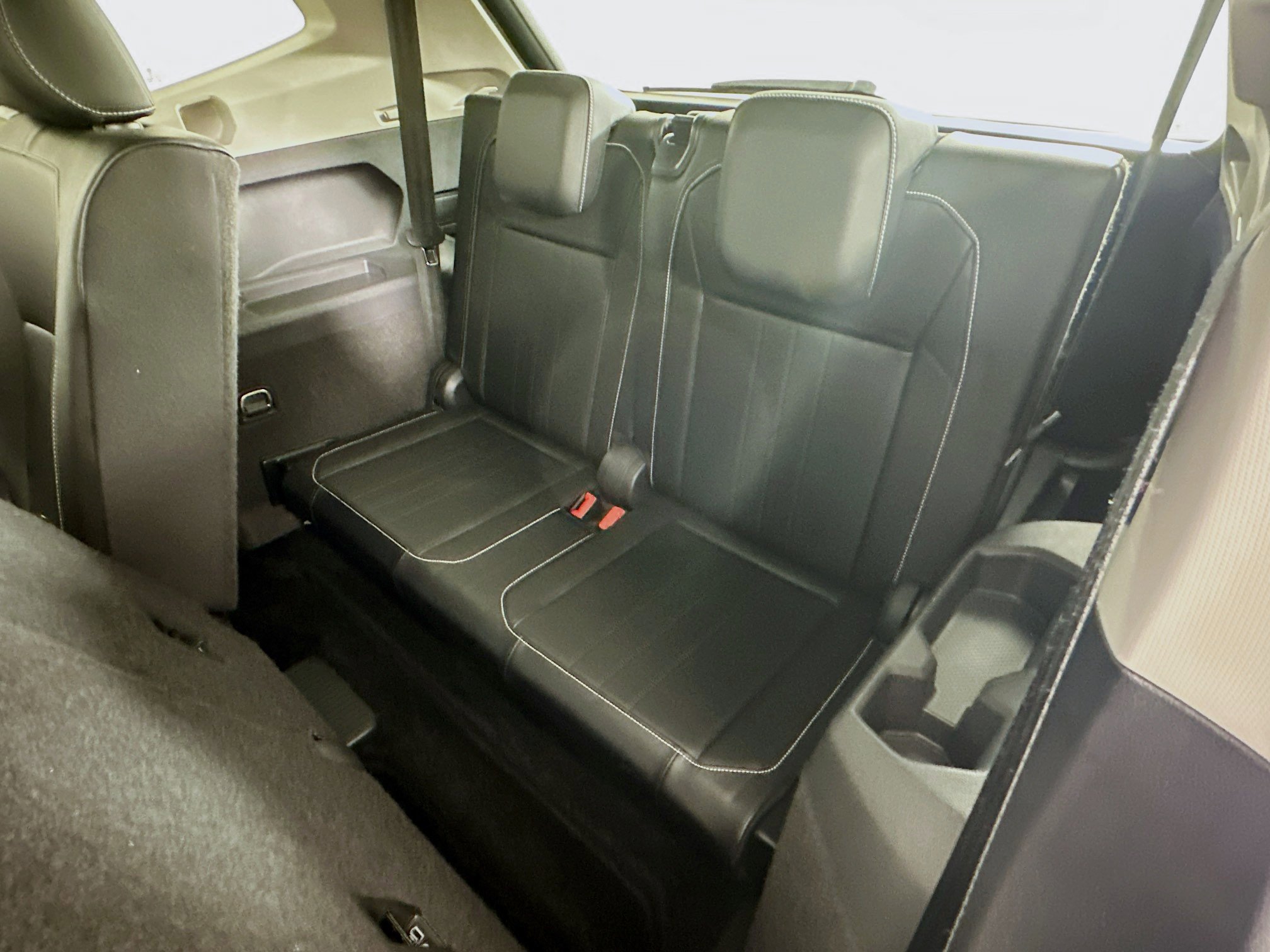 Used 2022 Volkswagen Tiguan SE w/ Panoramic Sunroof Package FWD image 29
