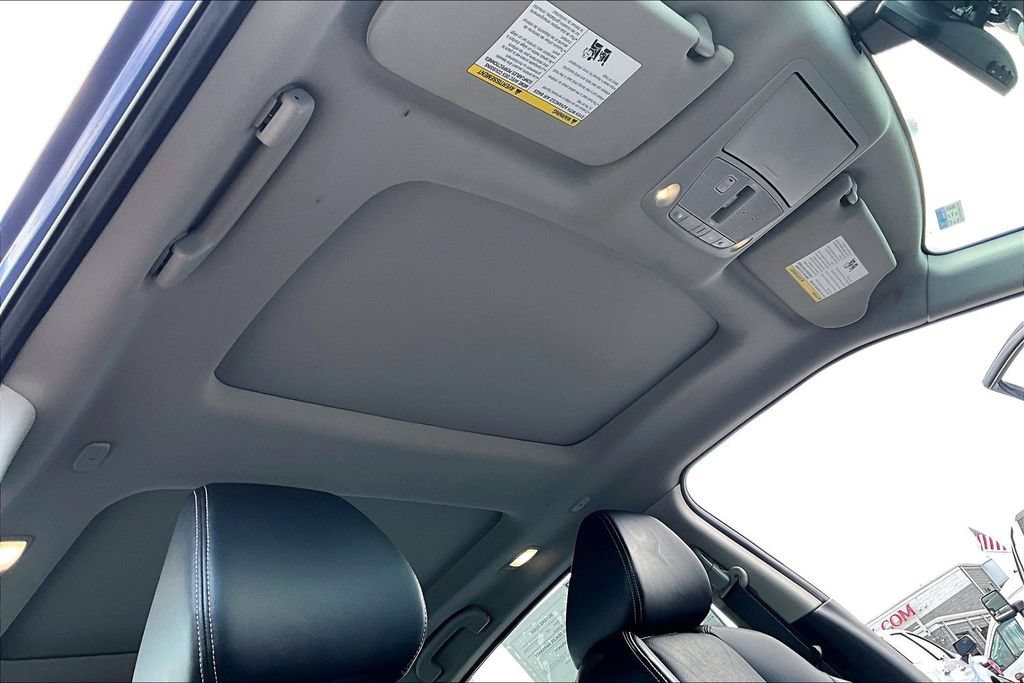 Used 2023 Nissan Maxima SL FWD image 29