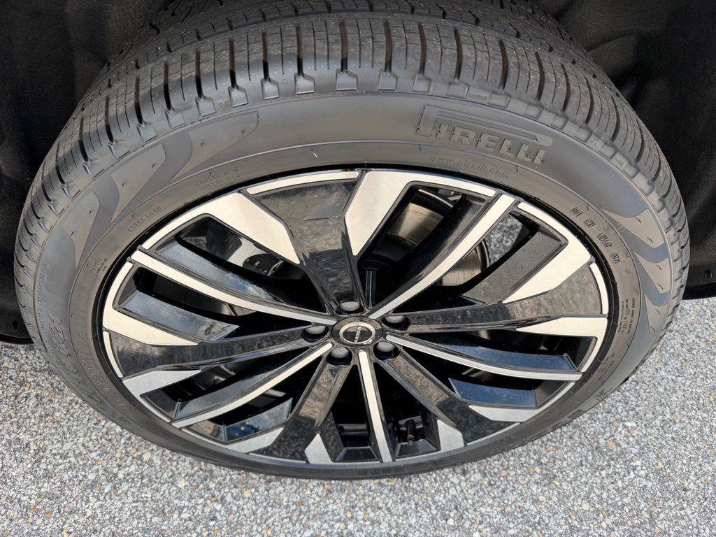 New 2026 Volvo XC90 T8 Ultra w/ Protection Package Premier AWD/4WD image 28