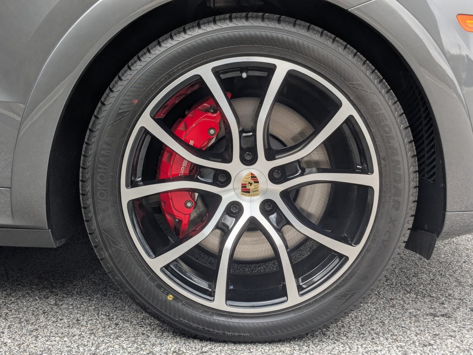 Certified 2023 Porsche Cayenne GTS AWD/4WD image 30