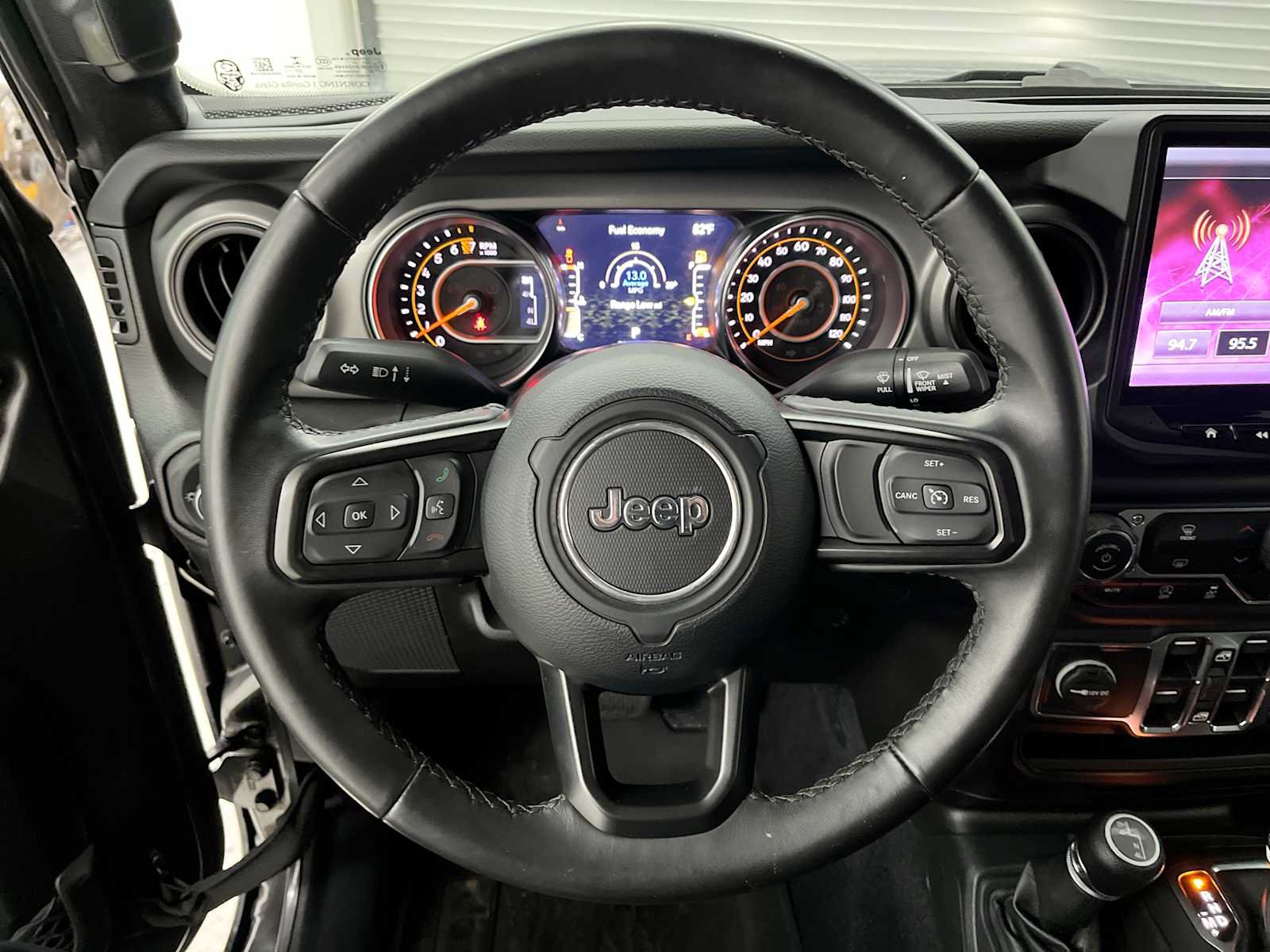Used 2022 Jeep Gladiator Sport AWD/4WD image 17
