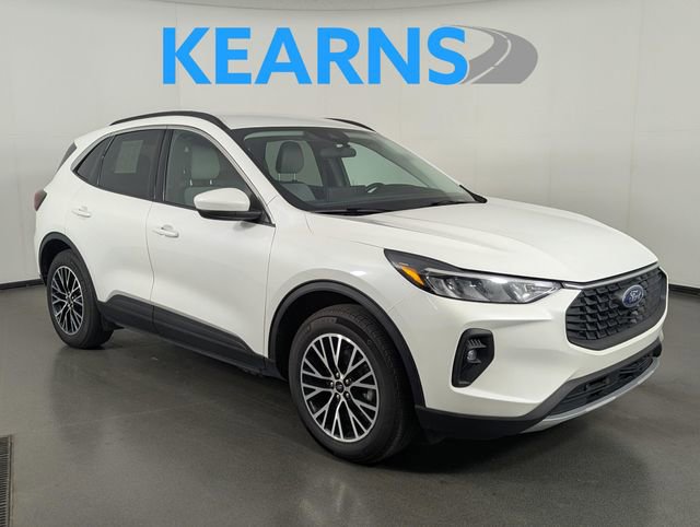 Used 2023 Ford Escape SE image 1