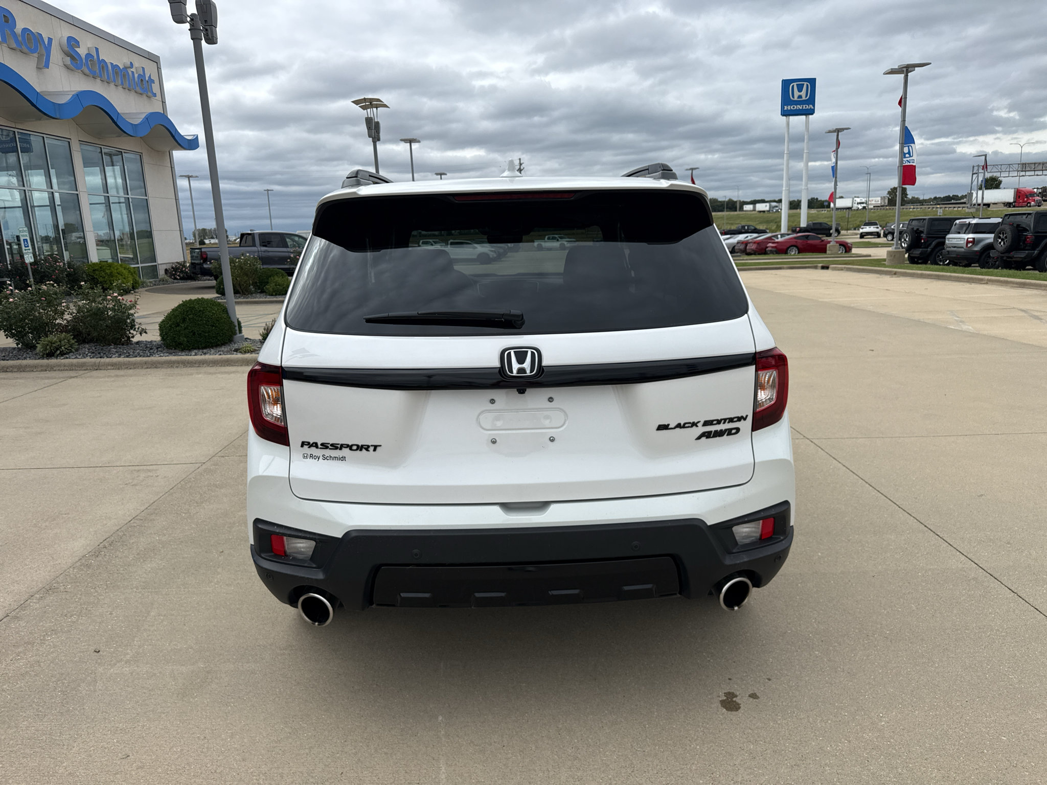 Used 2024 Honda Passport Black Edition image 6