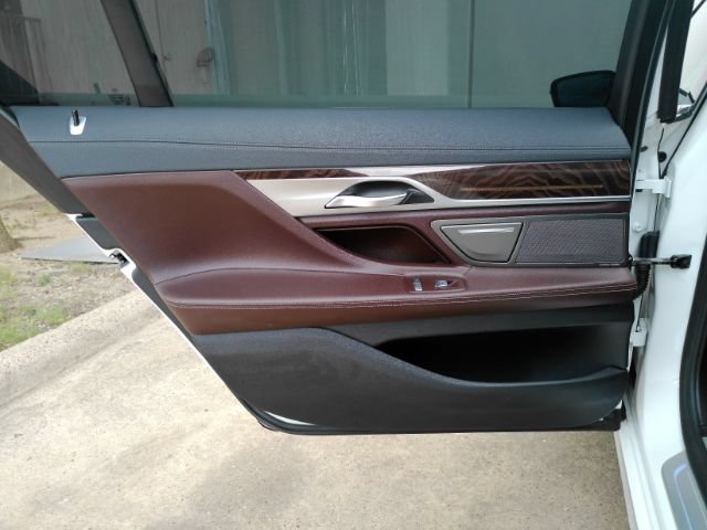 Used 2022 BMW 740i RWD image 16