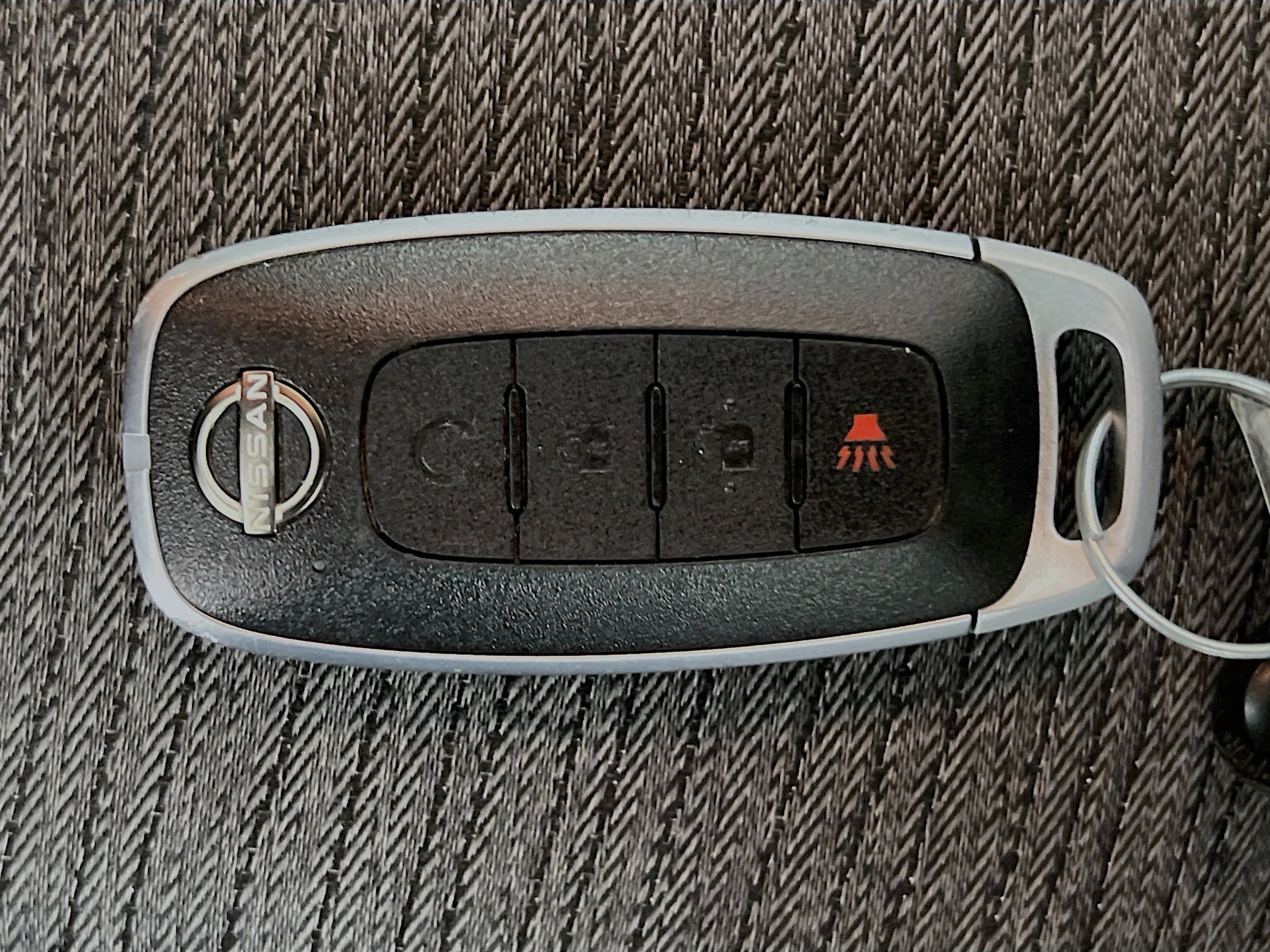 Used 2023 Nissan Rogue SV image 36