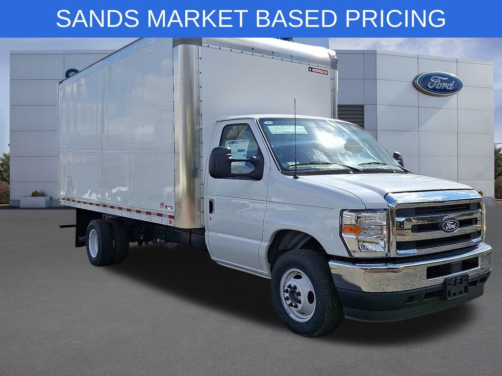 New 2026 Ford E-450 and Econoline 450 Super Duty w/ Driver's Safety Package RWD video 2