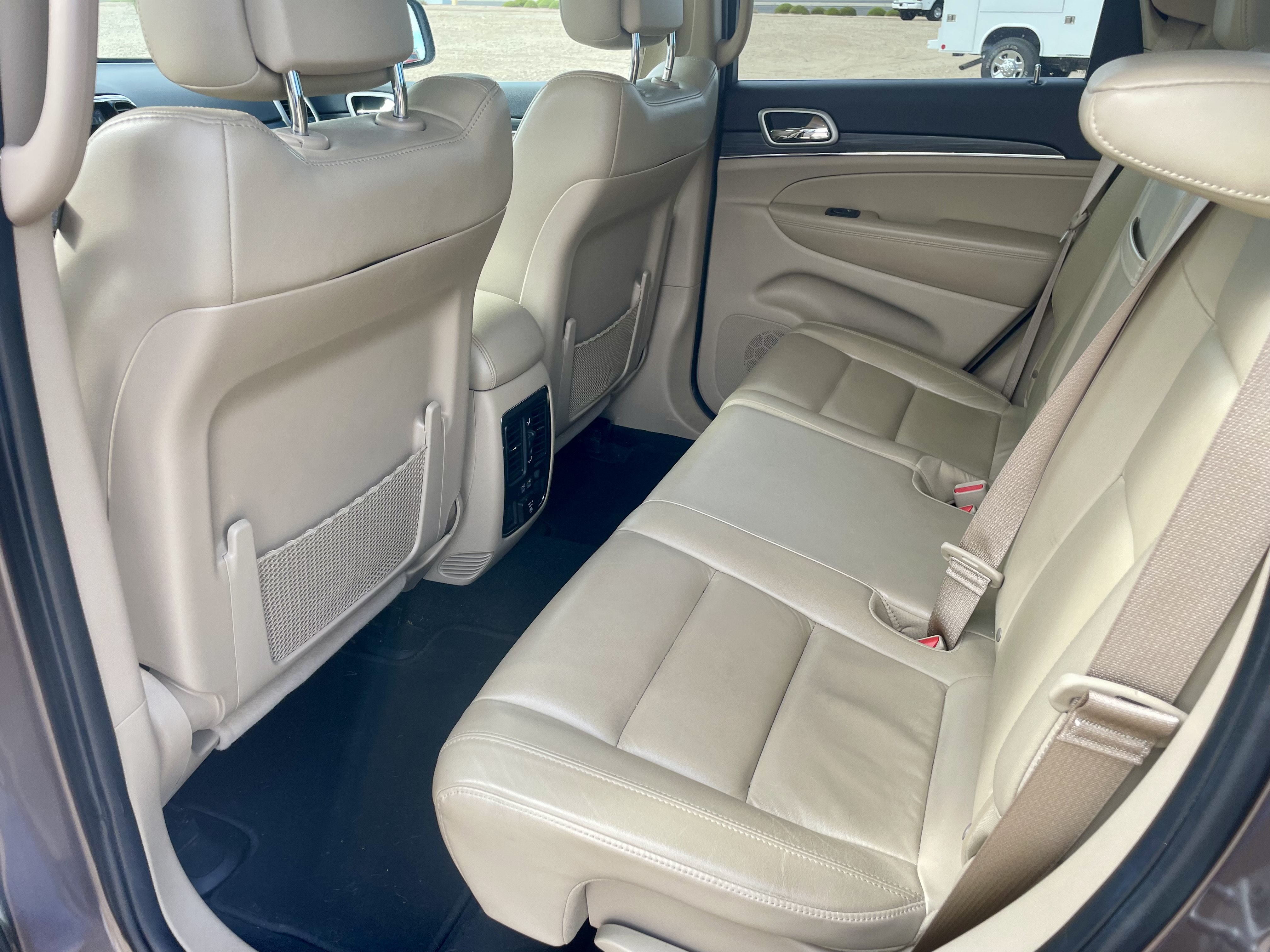 Used 2019 Jeep Grand Cherokee Limited AWD/4WD image 11