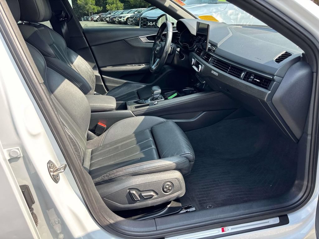 Used 2021 Audi A4 2.0T Premium Plus w/ Premium Plus Package AWD/4WD image 16