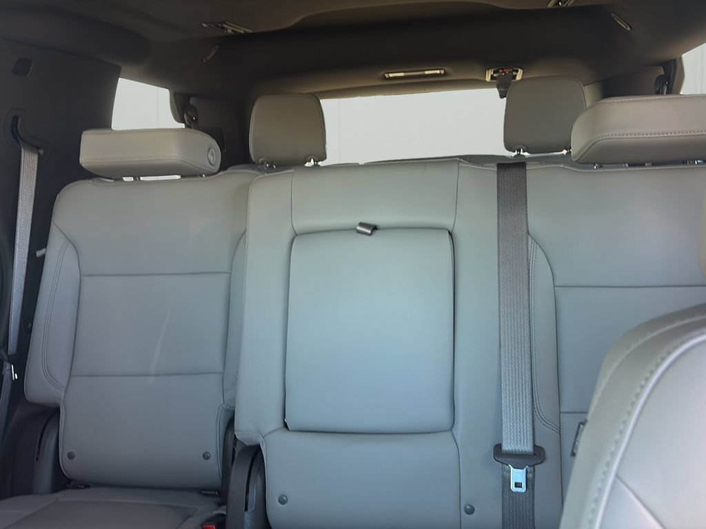 Used 2024 Chevrolet Tahoe Z71 w/ Luxury Package AWD/4WD image 25