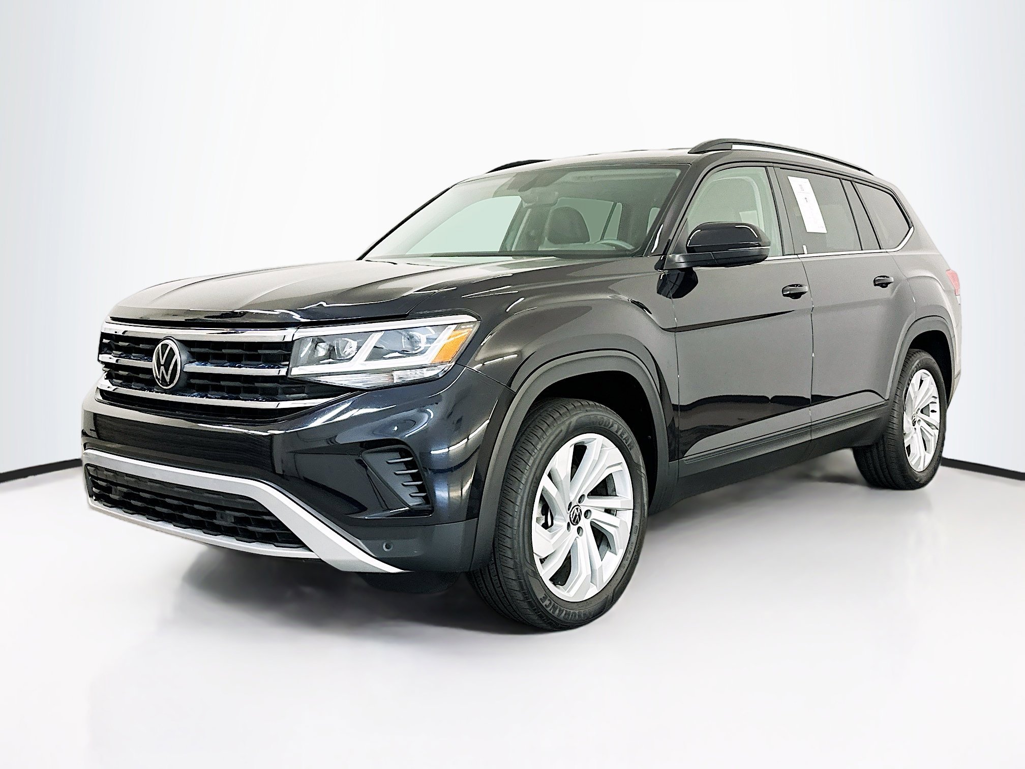 Used 2022 Volkswagen Atlas SE image 3