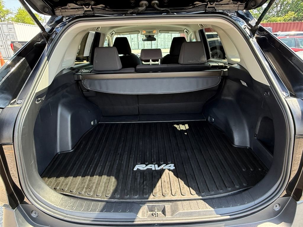 Used 2020 Toyota RAV4 LE w/ All Weather Liner Package AWD/4WD image 24