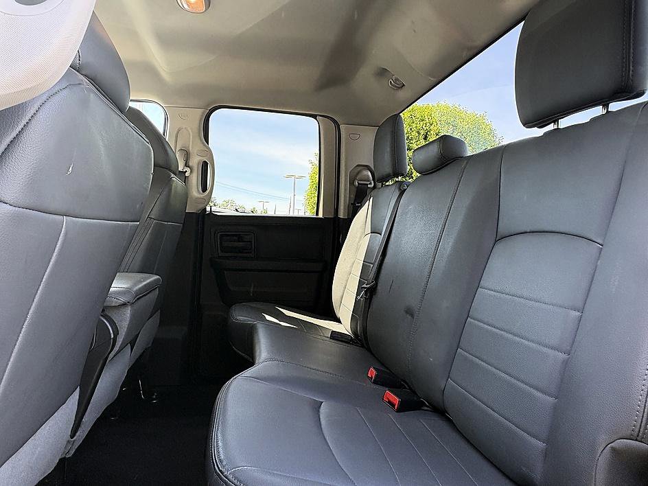 Used 2020 RAM 1500 Tradesman w/ Chrome Appearance Group RWD image 10