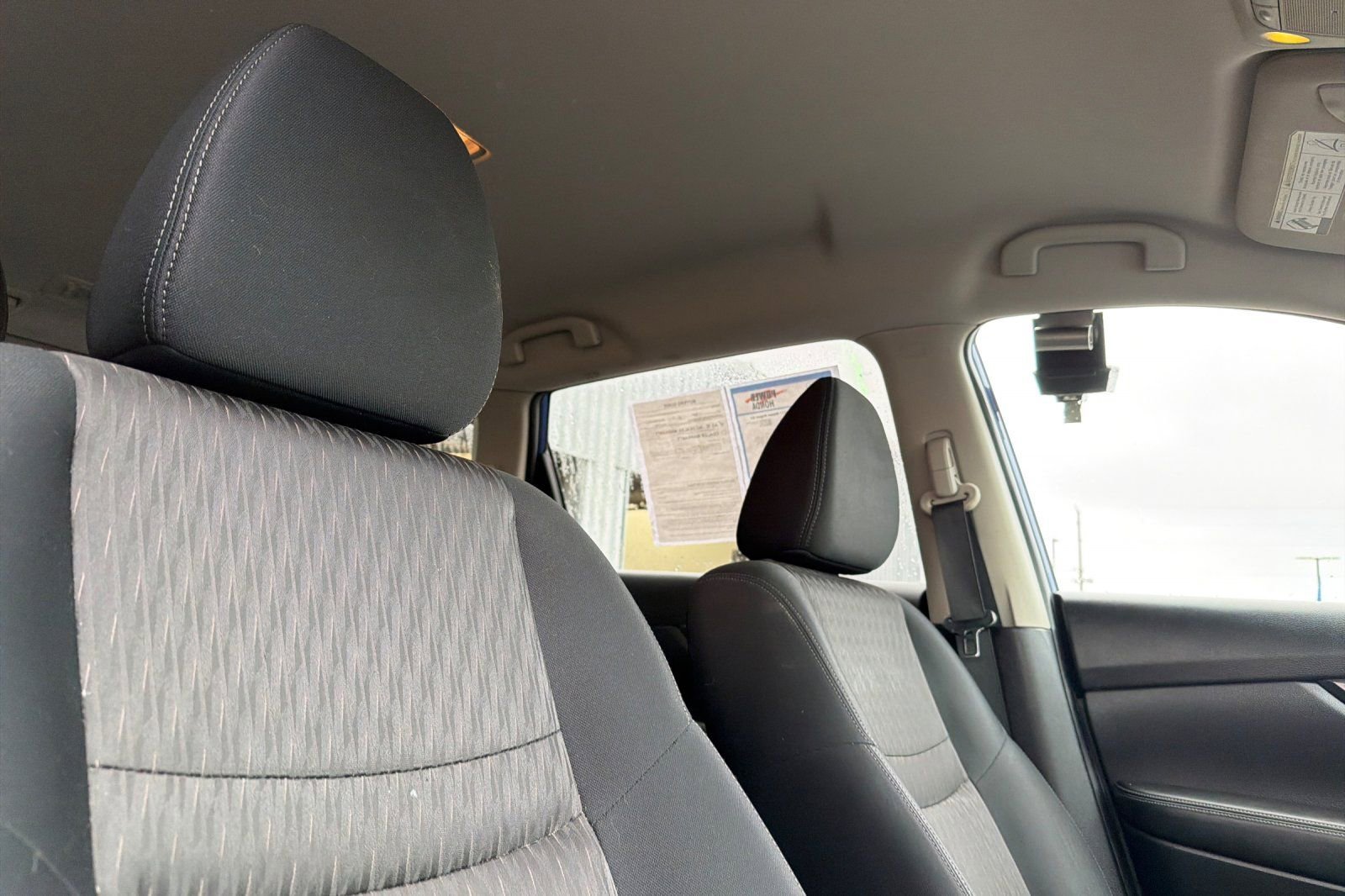 Used 2017 Nissan Rogue SV image 16