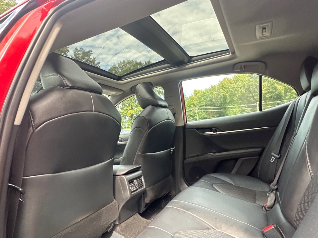 Used 2019 Toyota Camry XSE image 15