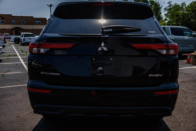 New 2025 Mitsubishi Outlander ES image 6