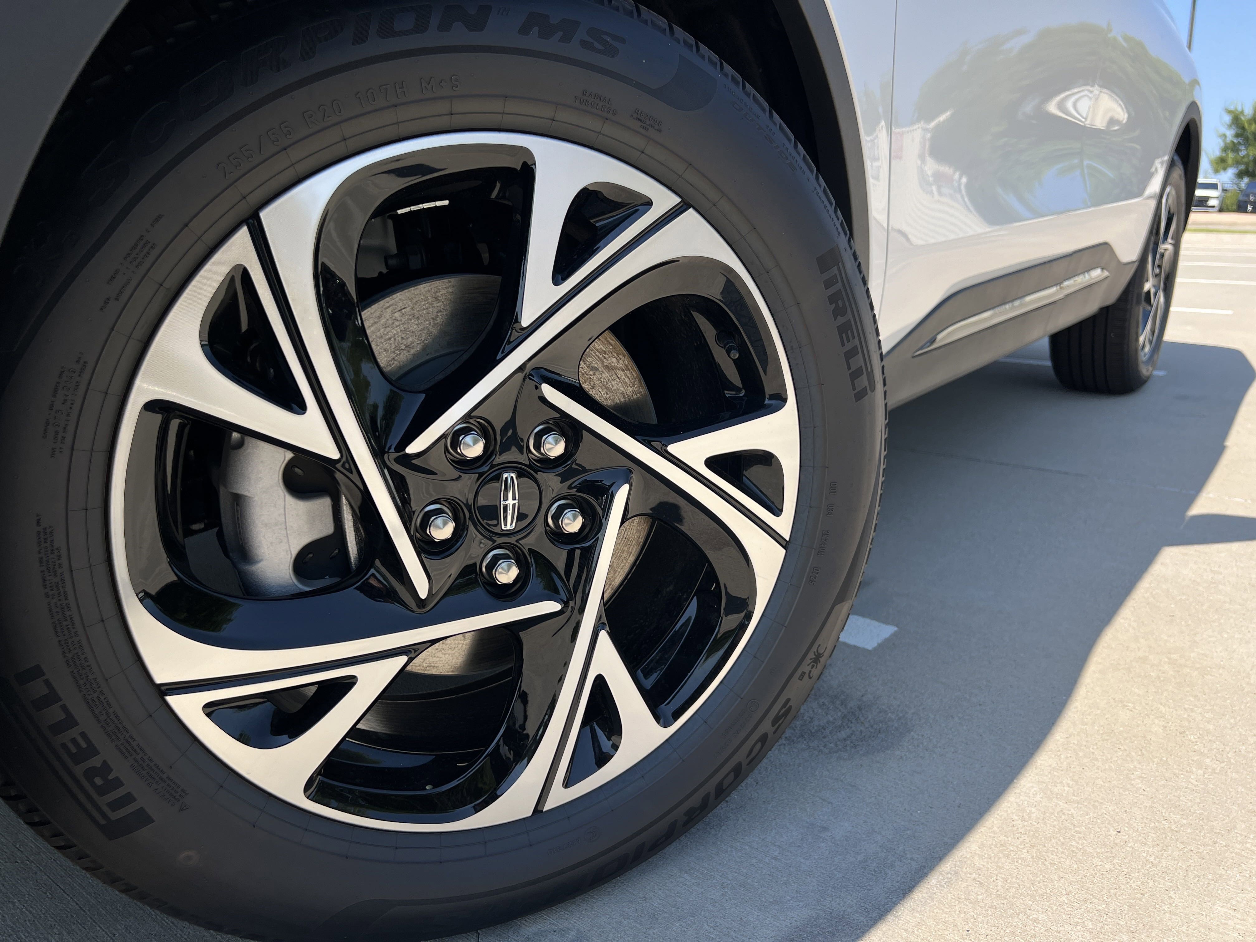 New 2025 Lincoln Nautilus Premier w/ Jet Appearance Package image 14