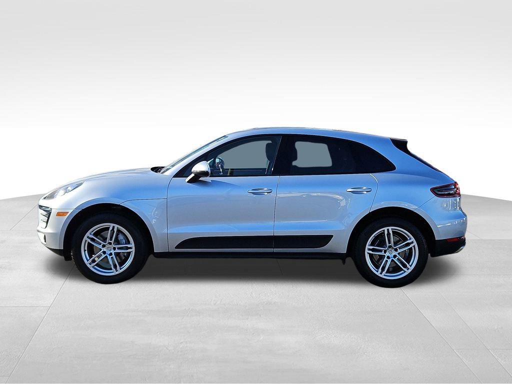 Used 2017 Porsche Macan Base image 4