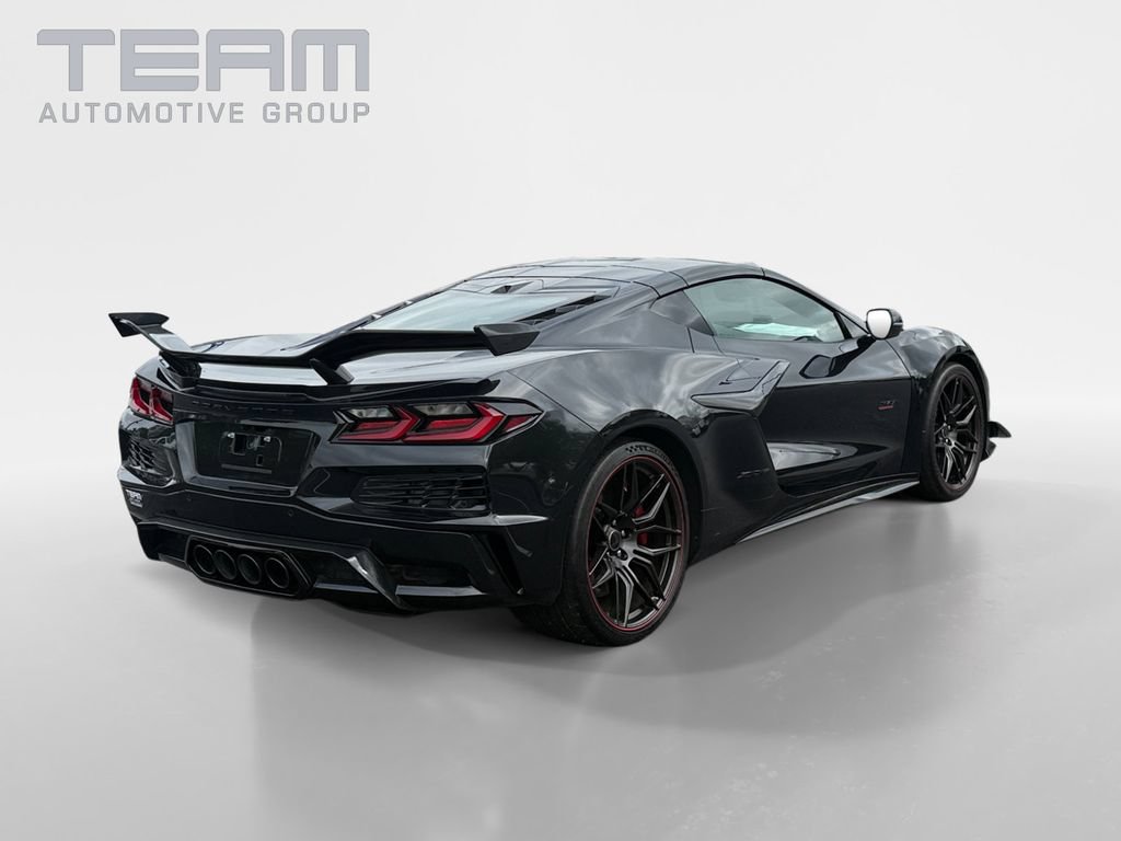 Used 2023 Chevrolet Corvette Z06 w/ Z07 Performance Package RWD image 7