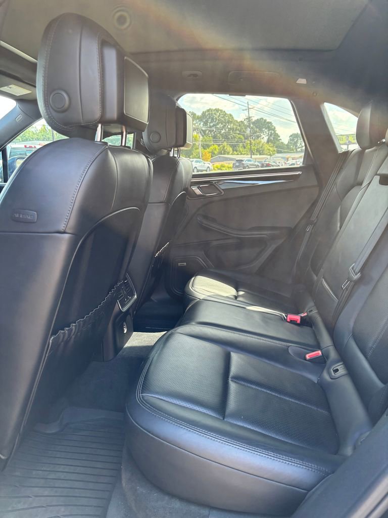 Used 2018 Porsche Macan Sport Edition image 7