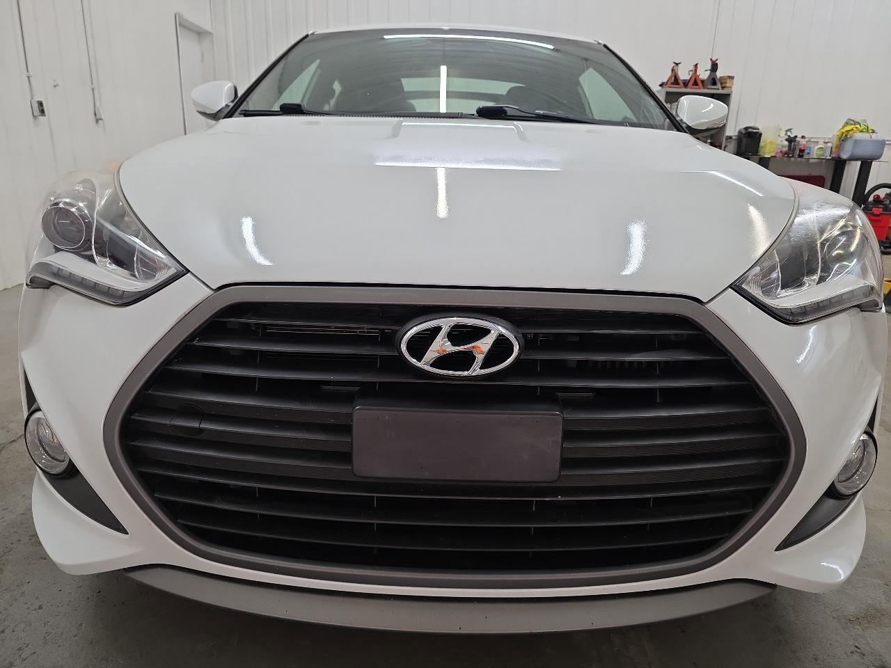 Used 2016 Hyundai Veloster Turbo FWD image 19