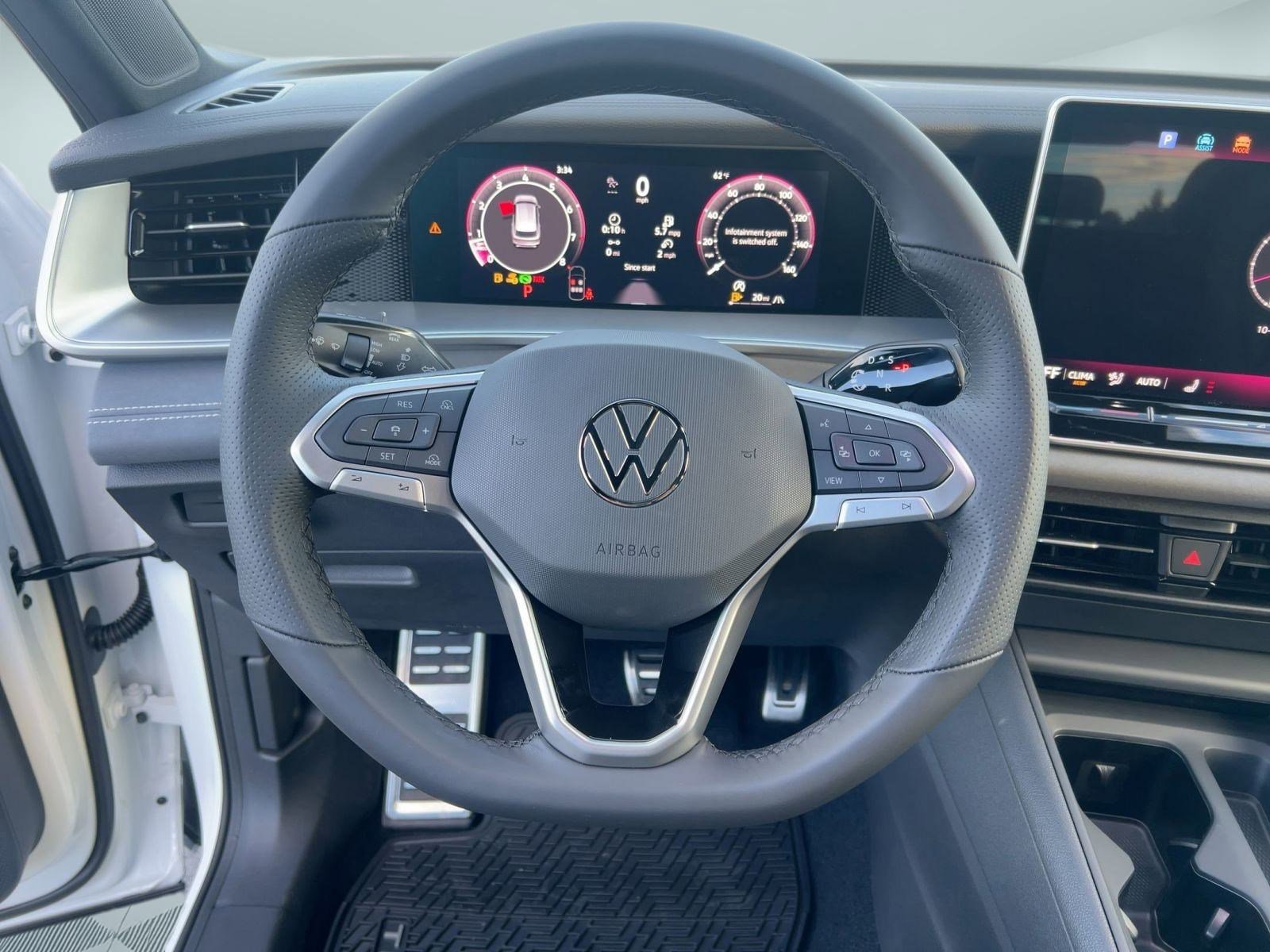 New 2026 Volkswagen Tiguan SE R-Line image 17
