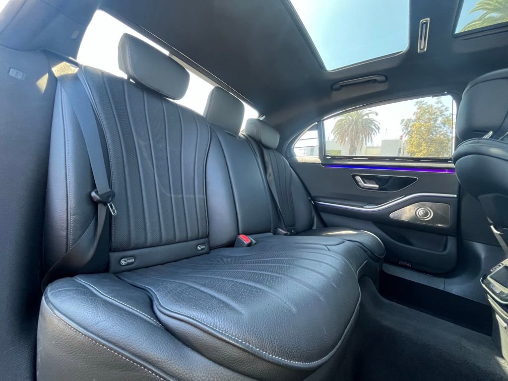 Used 2022 Mercedes-Benz S 500 4MATIC w/ AMG Line Package image 14