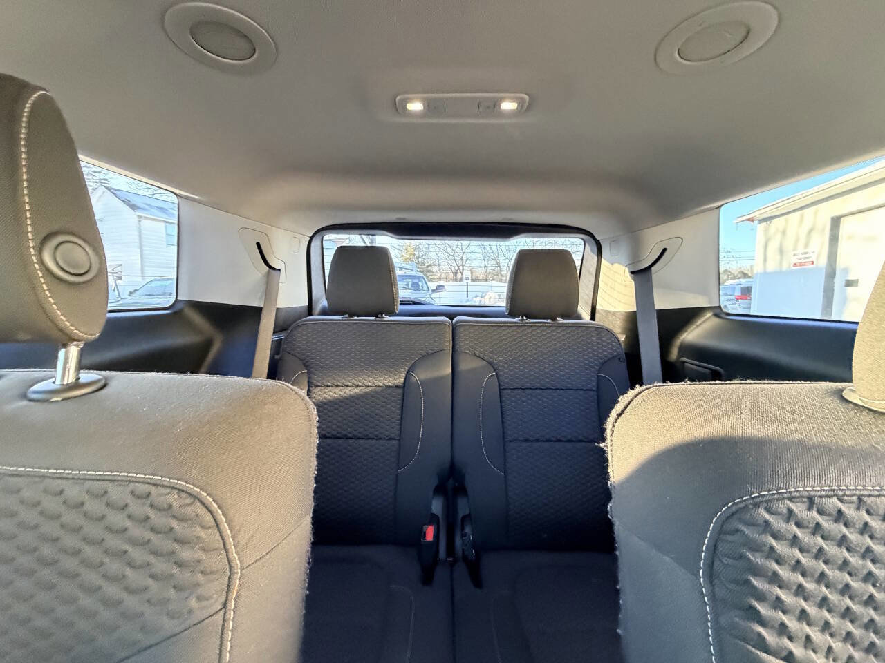 Used 2017 GMC Acadia SLE FWD image 16