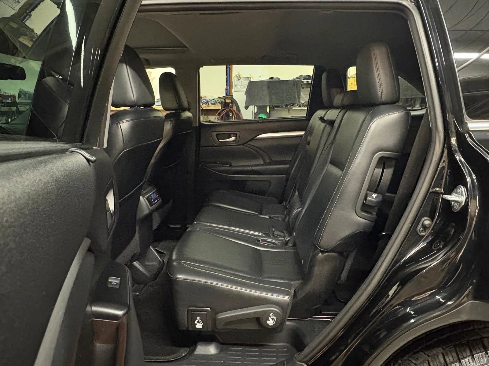 Used 2015 Toyota Highlander XLE image 26