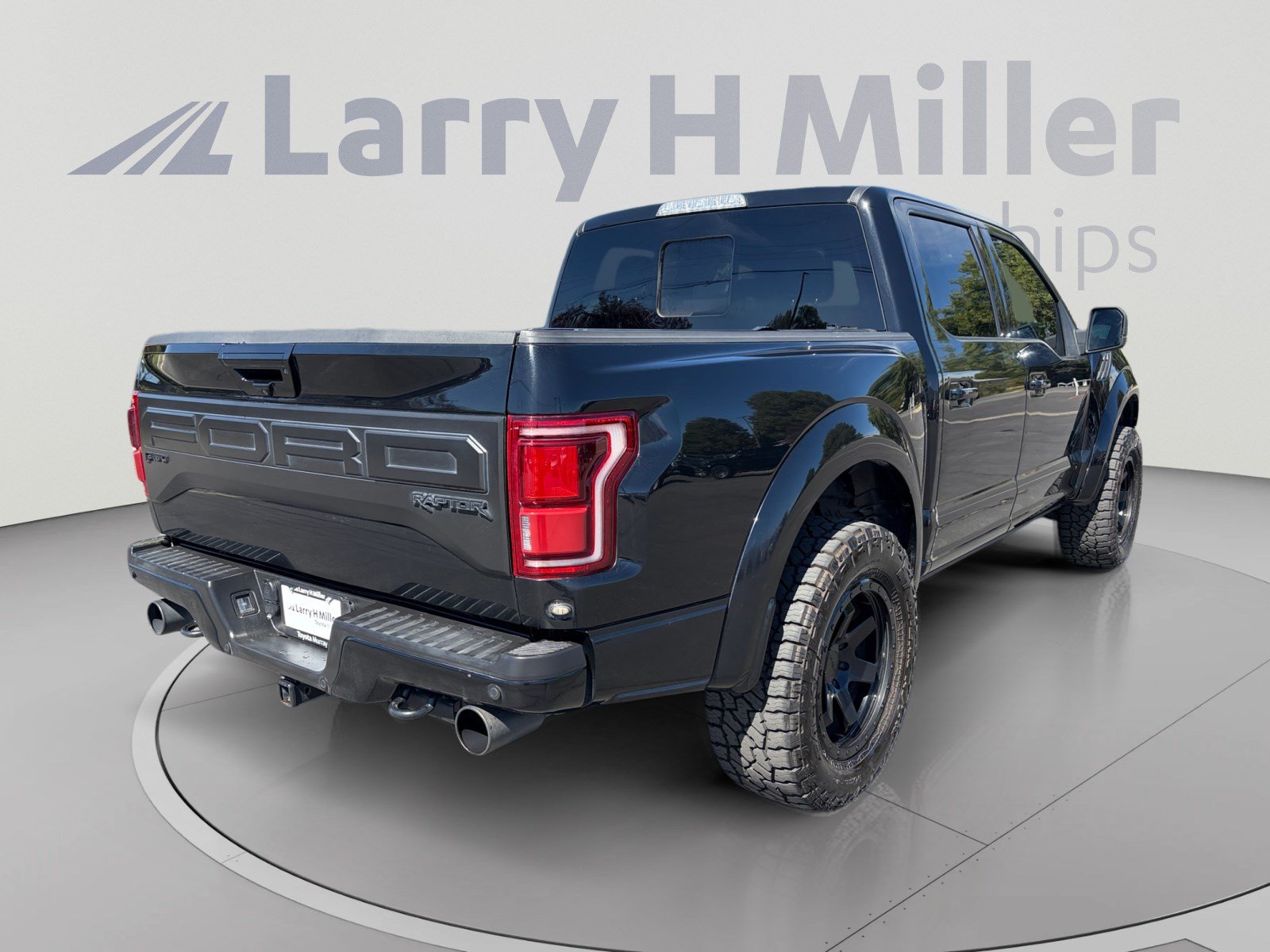 Used 2018 Ford F150 Raptor w/ Equipment Group 802A Luxury AWD/4WD image 5
