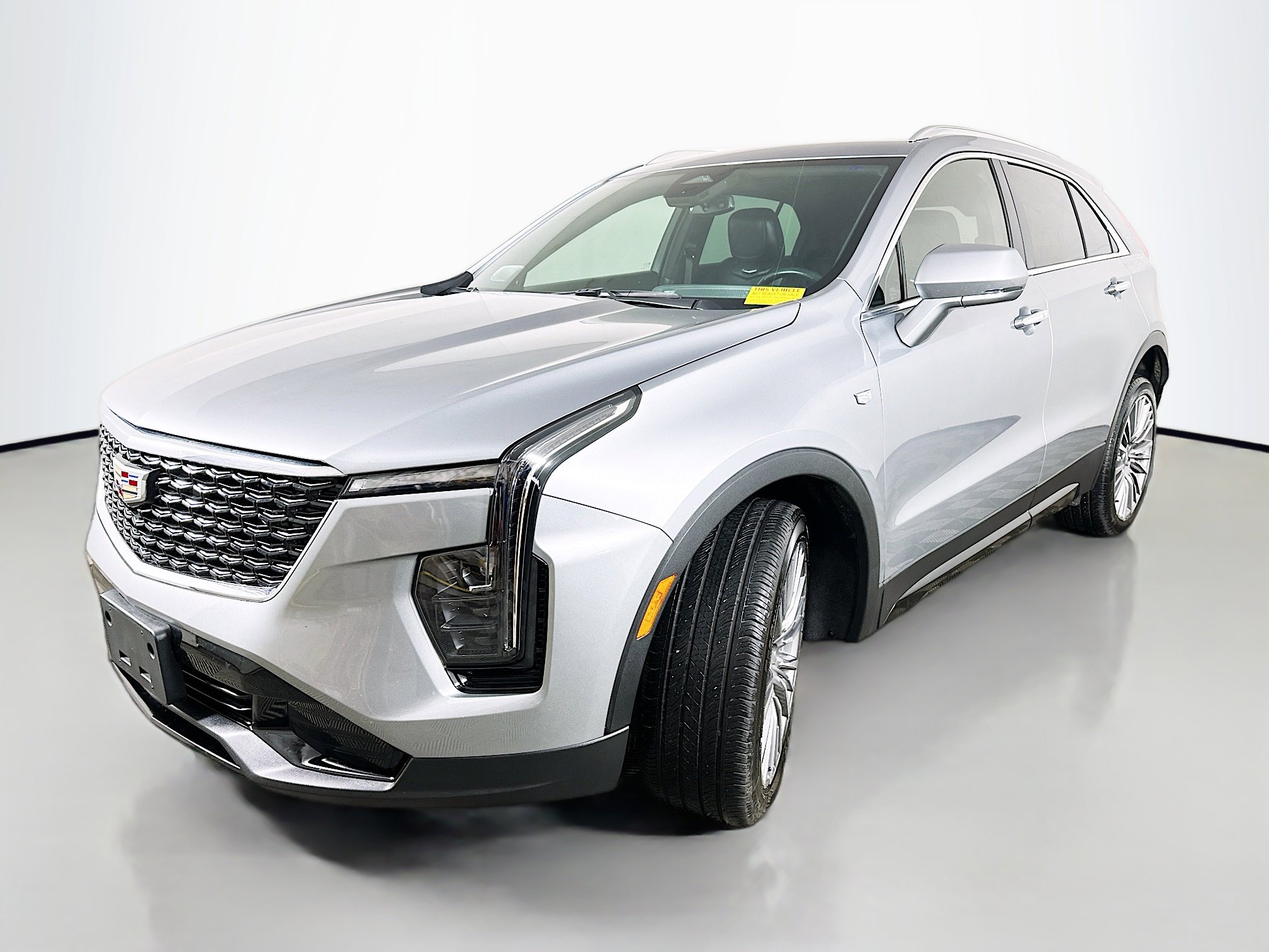 Used 2024 Cadillac XT4 Premium Luxury image 3