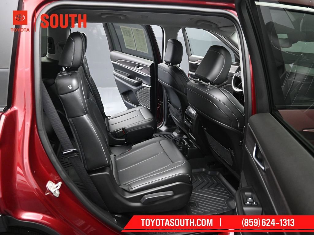 Used 2023 Jeep Grand Cherokee L Limited image 31