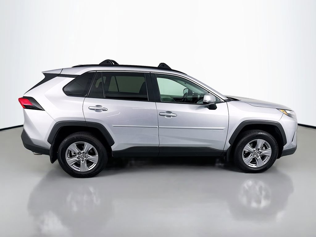 Used 2022 Toyota RAV4 XLE w/ XLE Grade Weather Package AWD/4WD image 8
