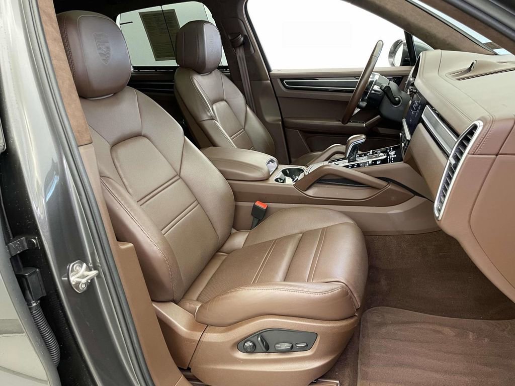 Certified 2023 Porsche Cayenne GTS image 23