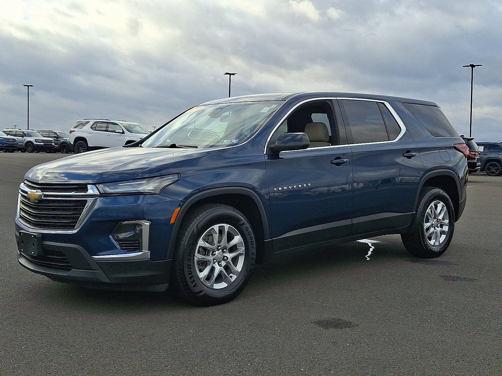 Certified 2023 Chevrolet Traverse LS image 3
