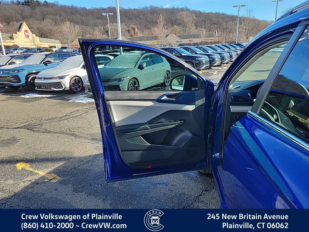 Certified 2022 Volkswagen Taos SE image 40