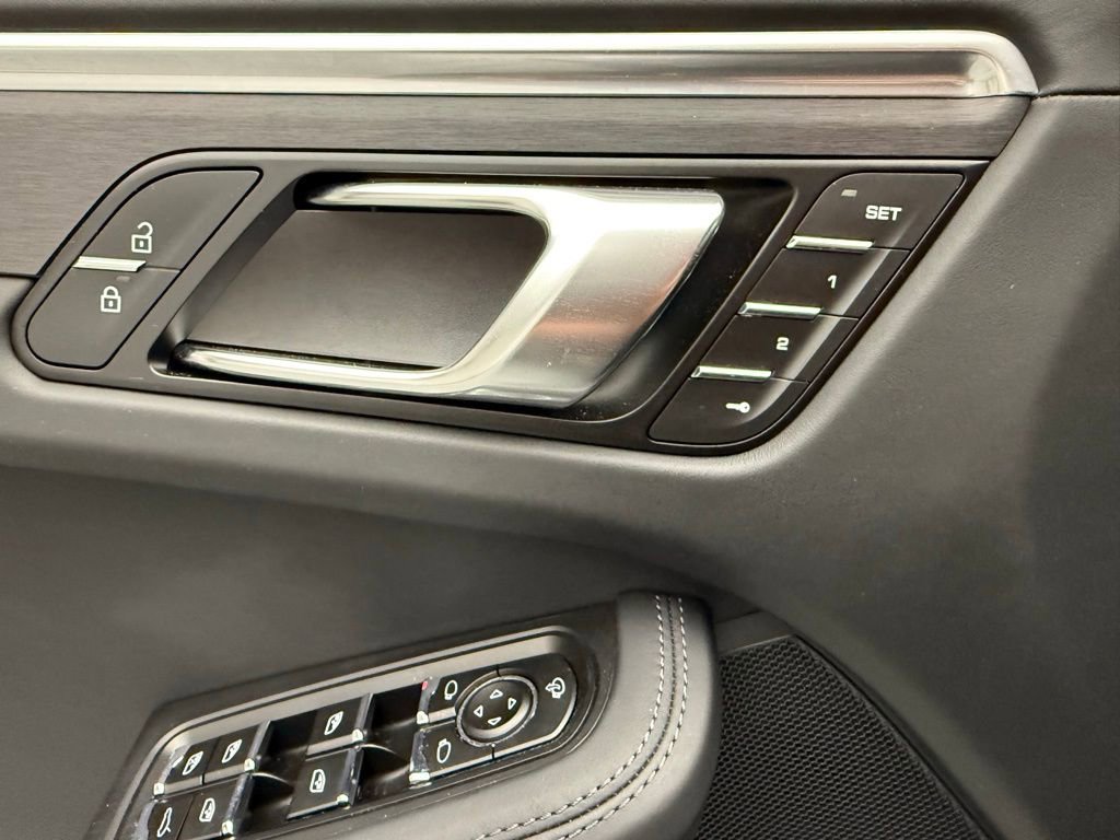 Used 2022 Porsche Macan GTS image 21