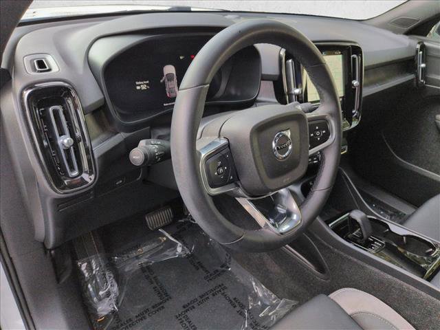 Certified 2023 Volvo C40 Recharge Core image 10