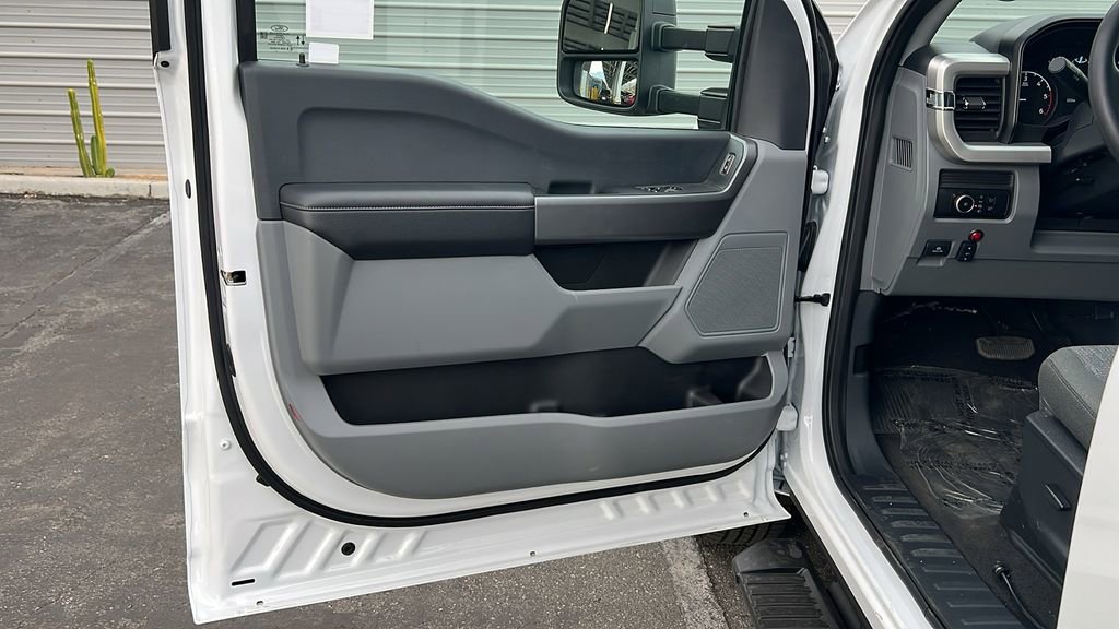 New 2025 Ford F350 XLT w/ XLT Value Package RWD image 10