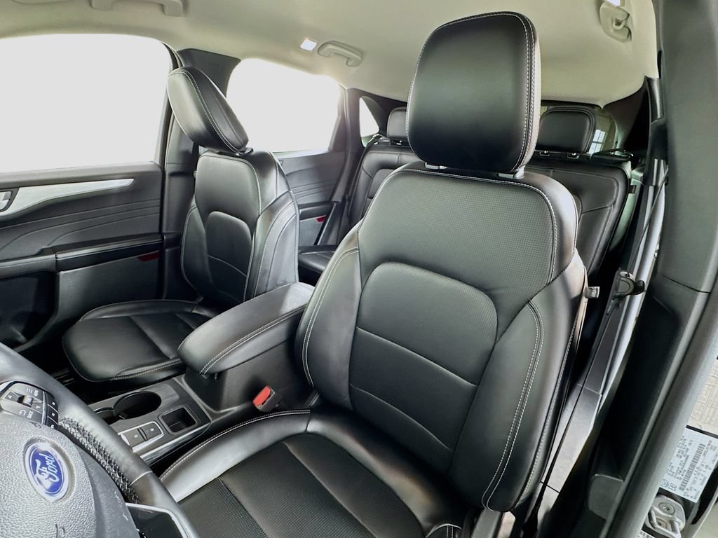 Used 2025 Ford Escape Platinum AWD/4WD image 22