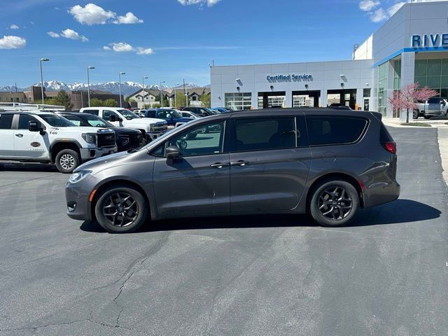 Used 2020 Chrysler Pacifica Limited w/ Advanced Safetytec Group FWD image 19