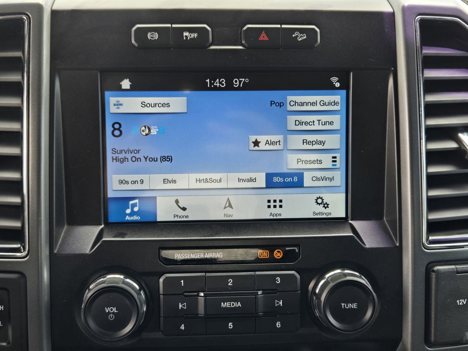 Used 2019 Ford F250 XLT w/ XLT Premium Package AWD/4WD image 16