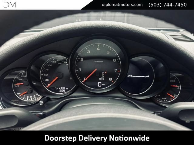 Used 2014 Porsche Panamera 4 AWD/4WD image 32