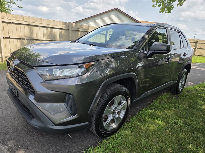 Used 2022 Toyota RAV4 LE AWD/4WD image 7
