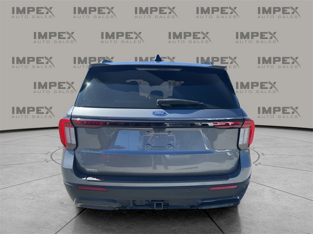 Used 2025 Ford Explorer ST-Line w/ Premium Package image 4