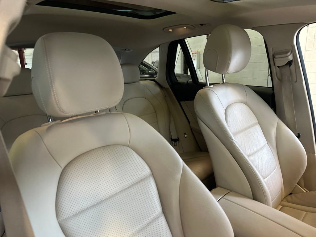 Used 2018 Mercedes-Benz GLC 300 4MATIC image 34