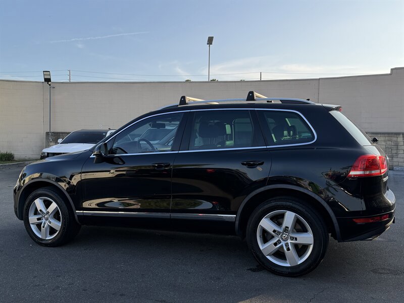 Used 2012 Volkswagen Touareg Hybrid AWD/4WD image 12